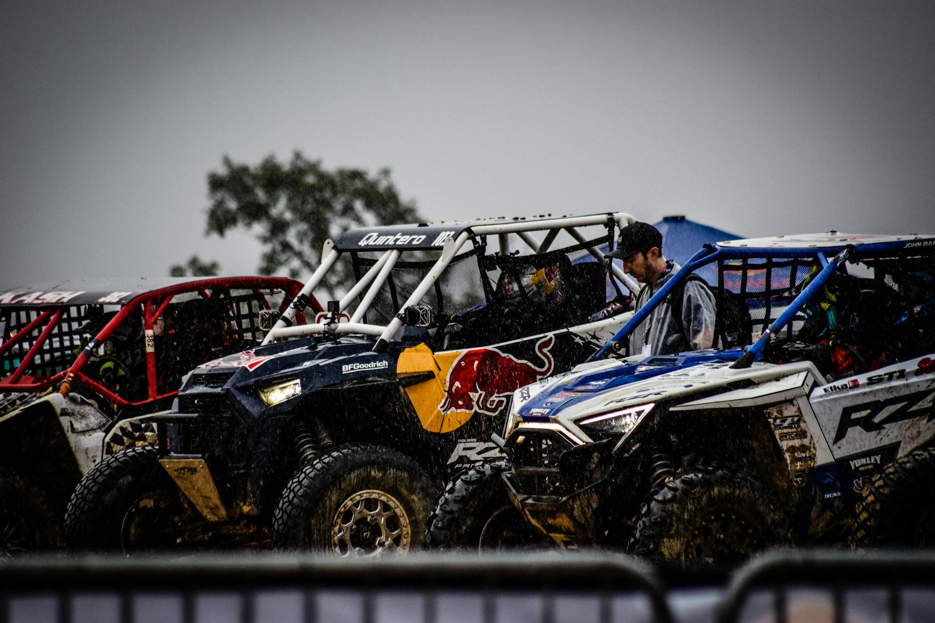 UTVs em competição off-road - Tech Racing